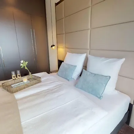 Apartment White Pearl 4 05 *