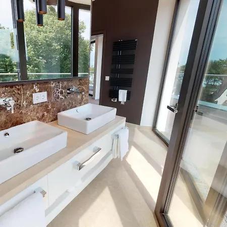 Apartment White Pearl 4 05 *